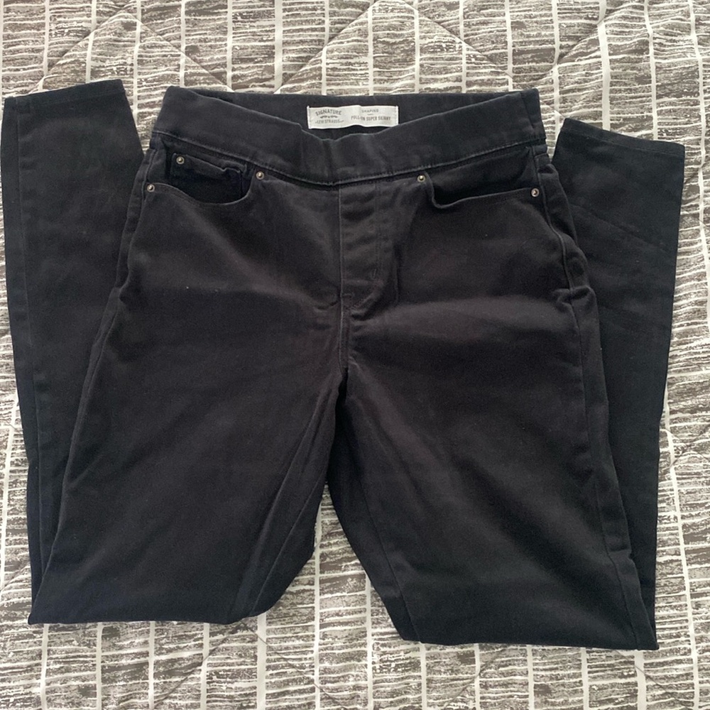 Woman’s Levi jeggings